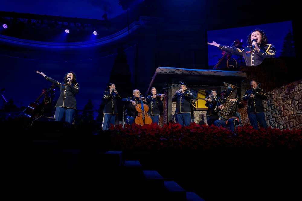 US Army Band performs American Holiday Festival