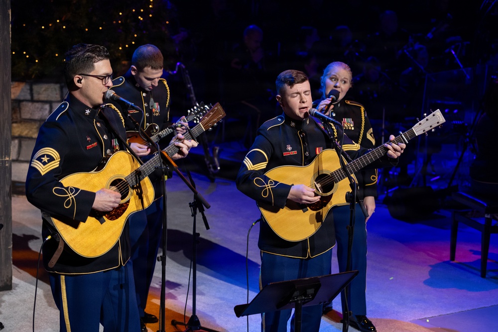 US Army Band performs American Holiday Festival