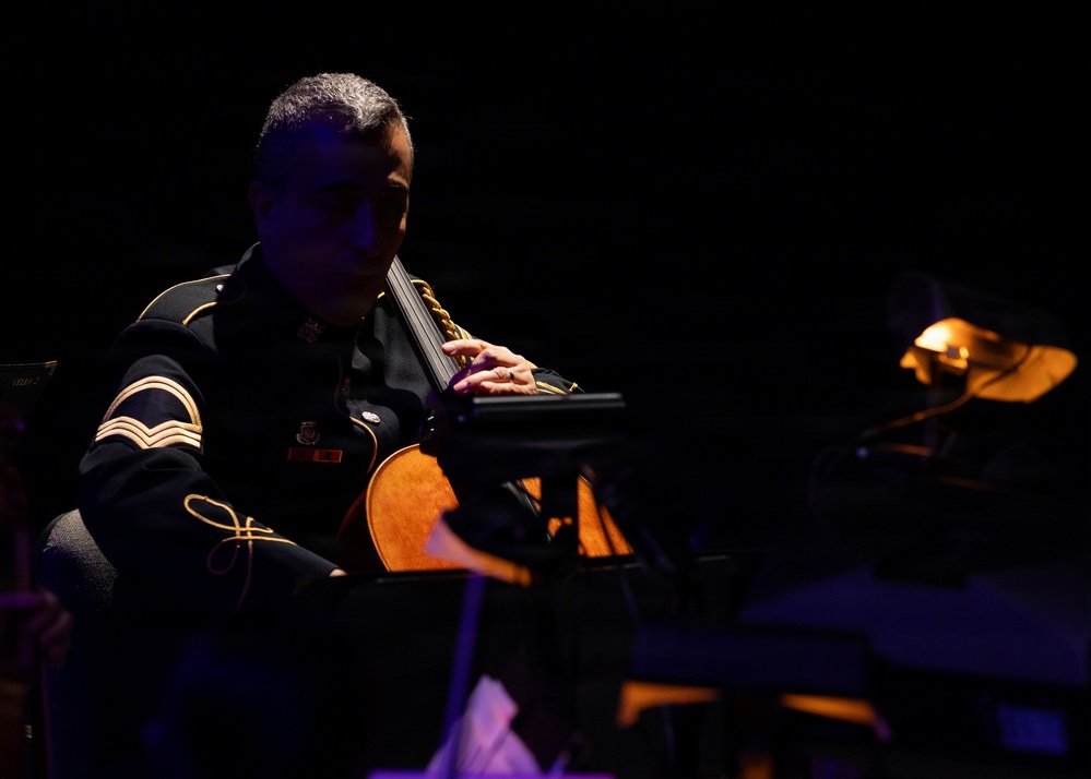 US Army Band performs American Holiday Festival