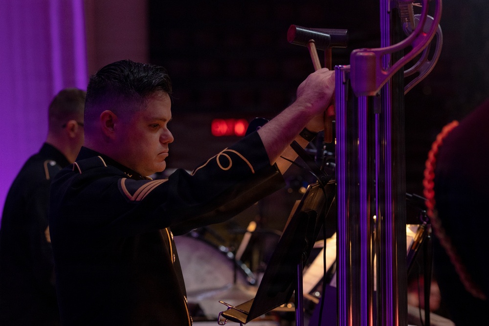 US Army Band performs American Holiday Festival