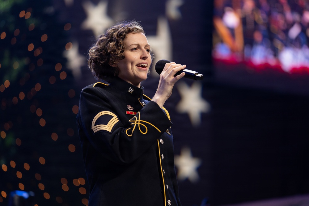 US Army Band performs American Holiday Festival