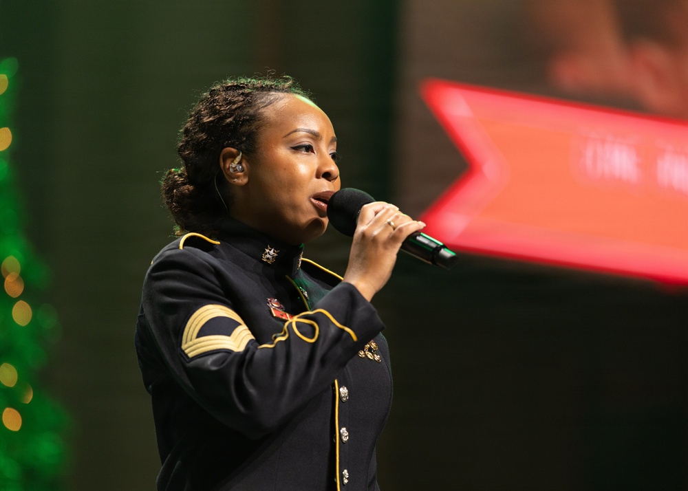 US Army Band performs American Holiday Festival