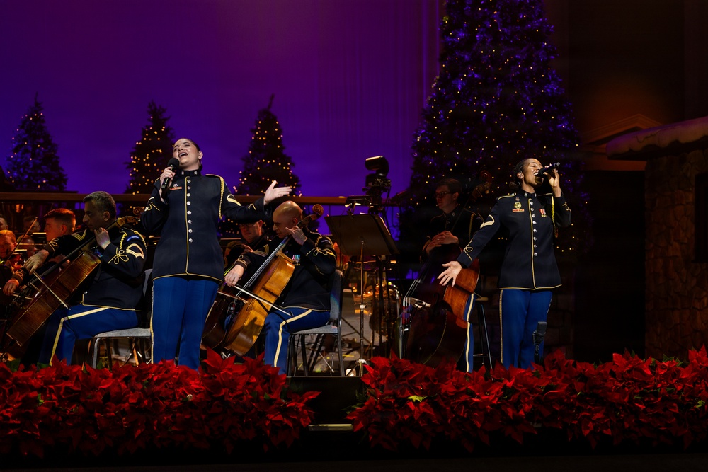 US Army Band performs American Holiday Festival