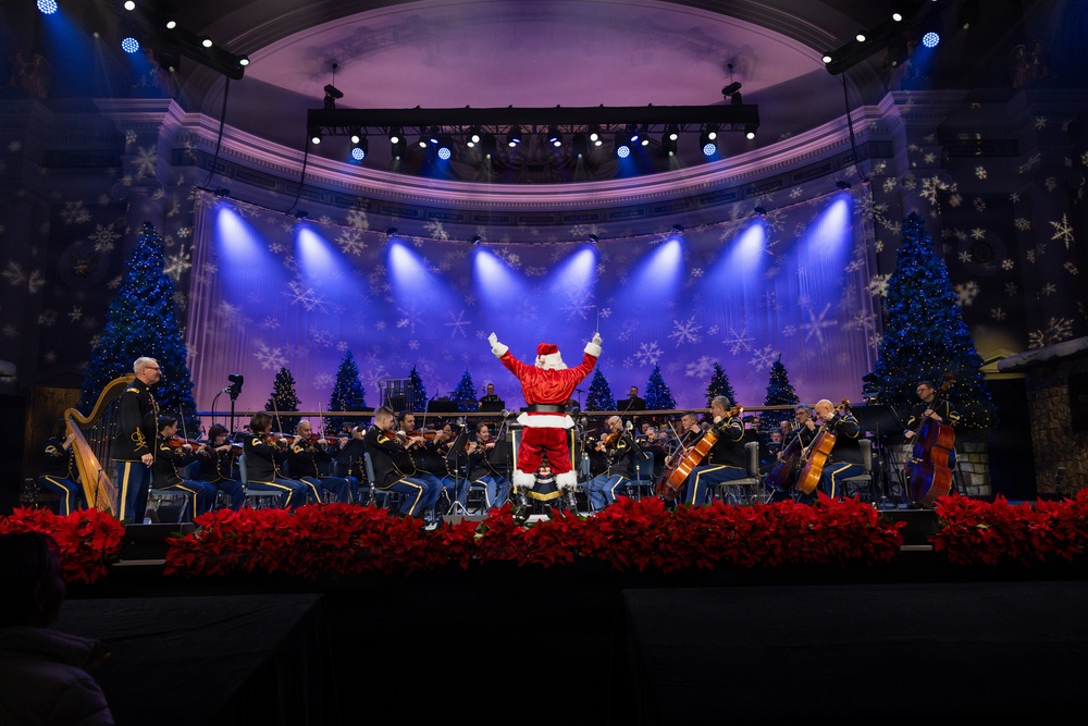 US Army Band performs American Holiday Festival