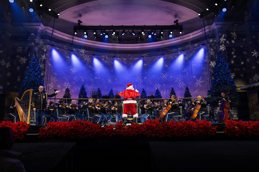 US Army Band performs American Holiday Festival