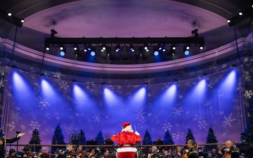 US Army Band performs American Holiday Festival