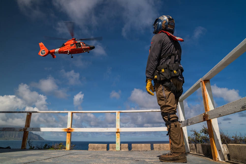 U.S. Coast Guard Air Station Barbers Point conducts cliffside training