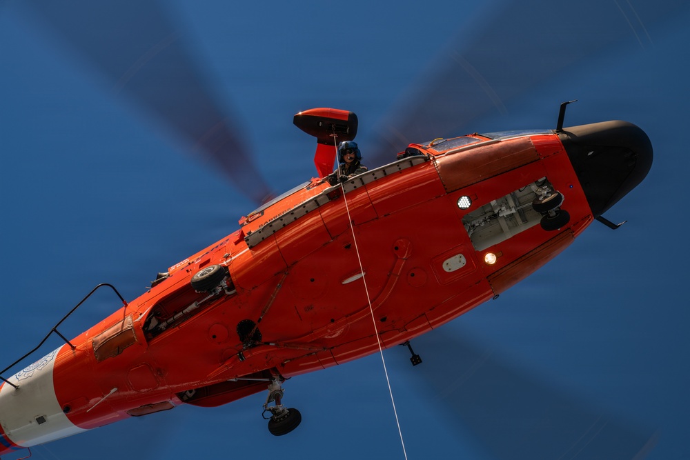 U.S. Coast Guard Air Station Barbers Point conducts cliffside training