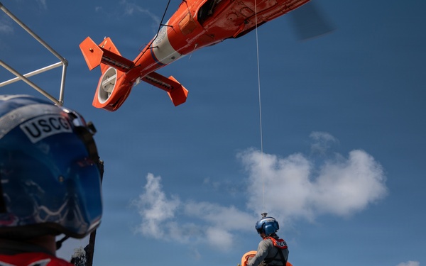U.S. Coast Guard Air Station Barbers Point conducts cliffside training