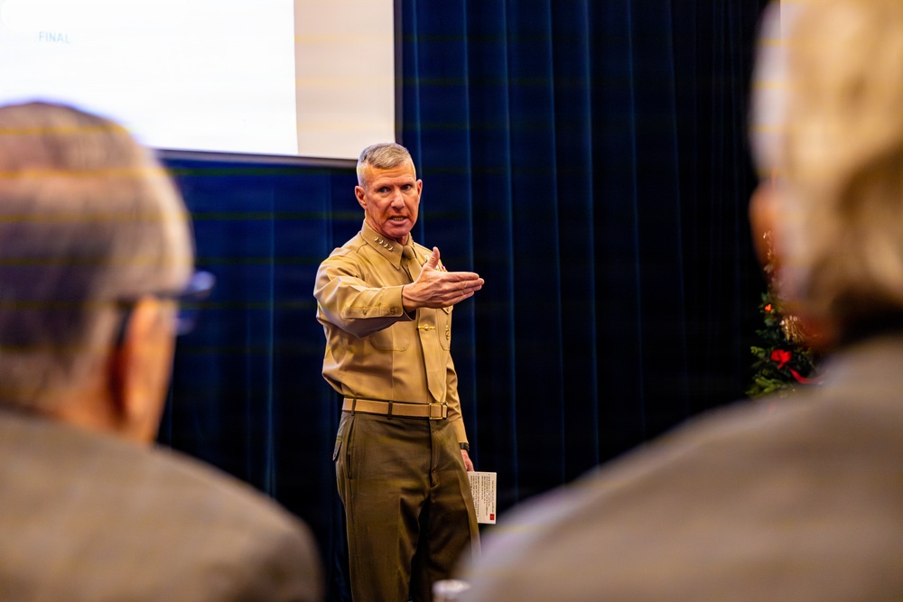 The Commandant, Gen. Eric M. Smith speaks with the U.S. Marine Corps Department of Aviation Graybeards