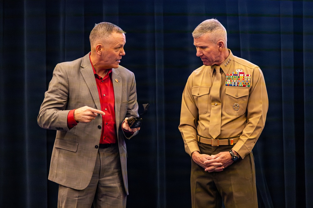 The Commandant, Gen. Eric M. Smith speaks with the U.S. Marine Corps Department of Aviation Graybeards