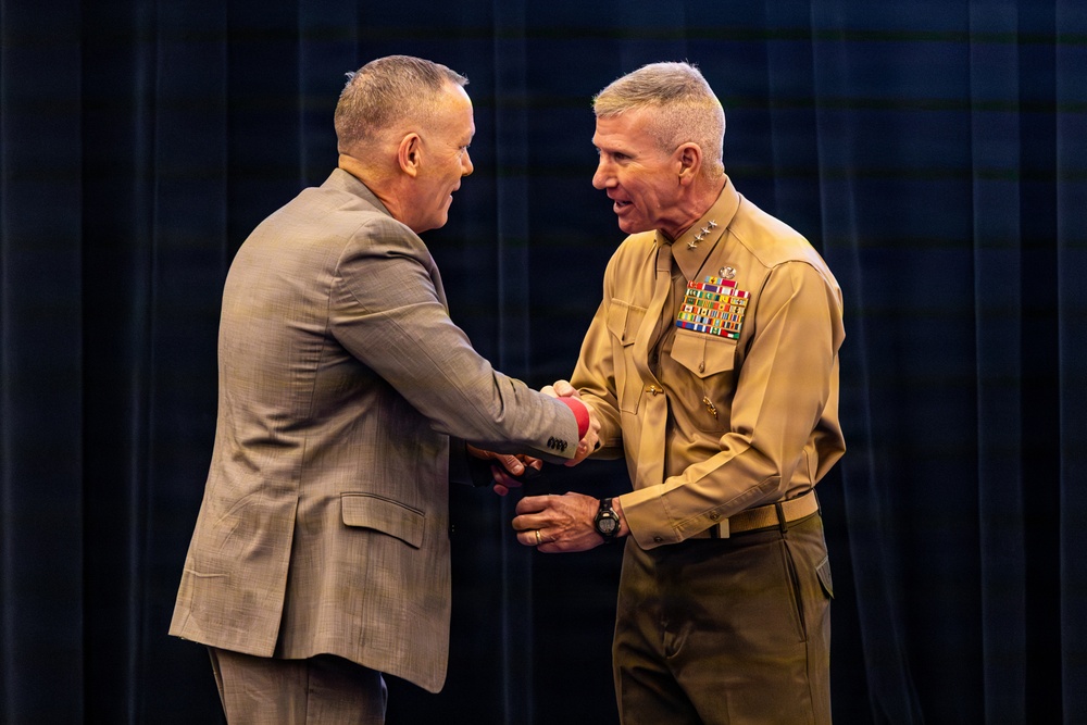 The Commandant, Gen. Eric M. Smith speaks with the U.S. Marine Corps Department of Aviation Graybeards