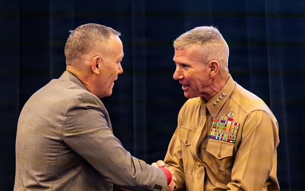 The Commandant, Gen. Eric M. Smith speaks with the U.S. Marine Corps Department of Aviation Graybeards