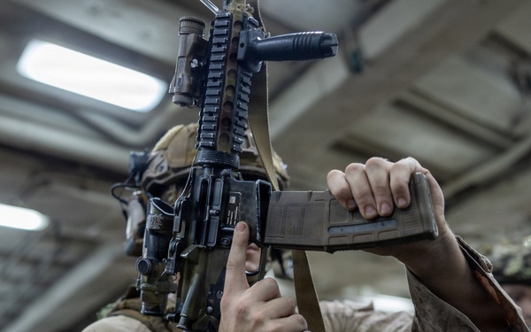 22nd MEU(SOC) | LAR Marines Conduct Dry Fire Training