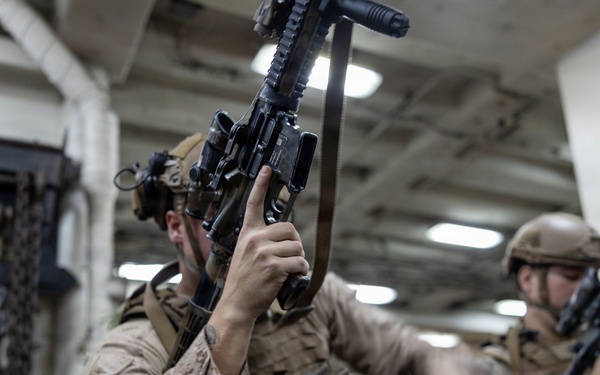 22nd MEU(SOC) | LAR Marines Conduct Dry Fire Training