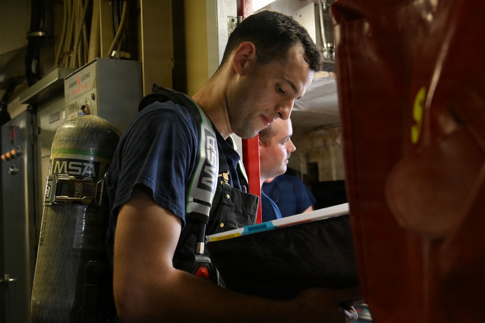 USCGC Polar Star conducts toxic gas drill, moors at Pearl Harbor, Hawaii
