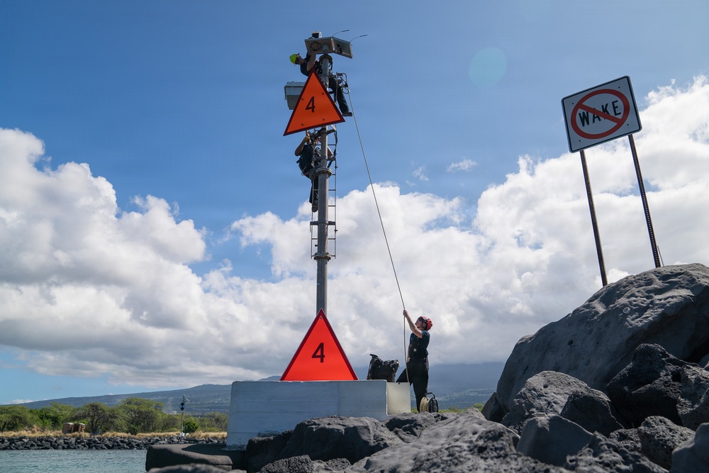 U.S. Coast Guard Aids to Navigation Team Honolulu conducts maintenance on Big Island