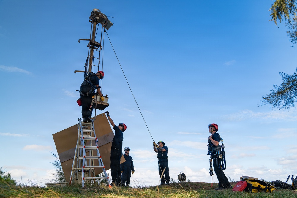 U.S. Coast Guard Aids to Navigation Team Honolulu conducts maintenance on Big Island