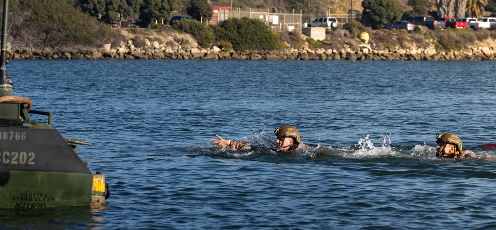11th MEU Conducts ACV Water Integration Training Program and Surf Qualification