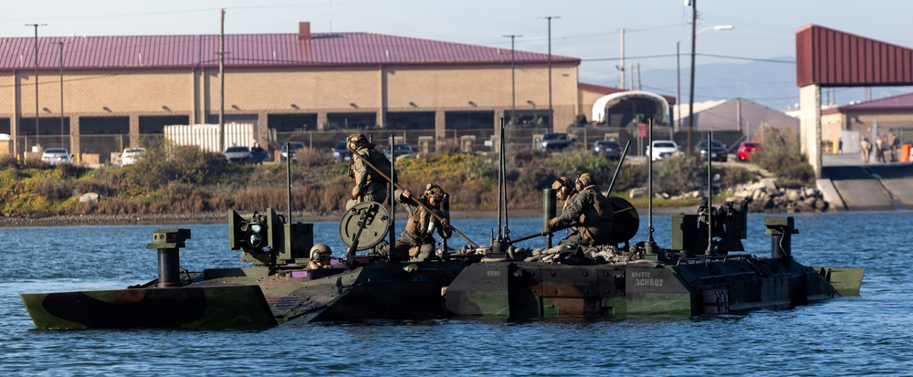 11th MEU Conducts ACV Water Integration Training Program and Surf Qualification