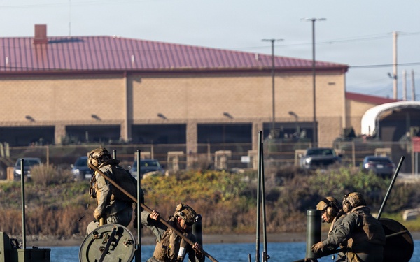 11th MEU Conducts ACV Water Integration Training Program and Surf Qualification