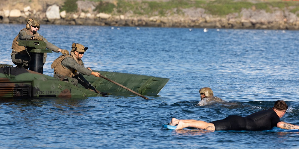 11th MEU Conducts ACV Water Integration Training Program and Surf Qualification
