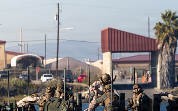 11th MEU Conducts ACV Water Integration Training Program and Surf Qualification