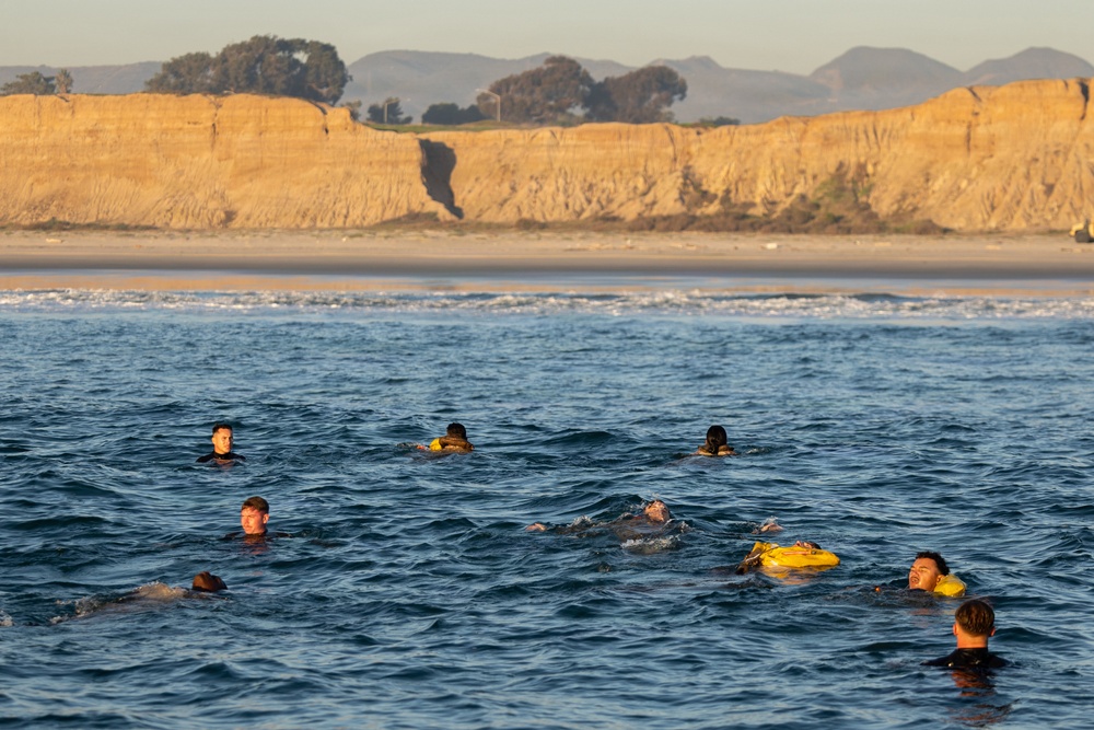 11th MEU Conducts ACV Water Integration Training Program and Surf Qualification