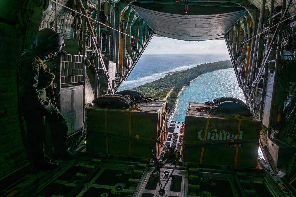 First Operation Christmas Drop bundles delivered to Republic of the Marshall Islands