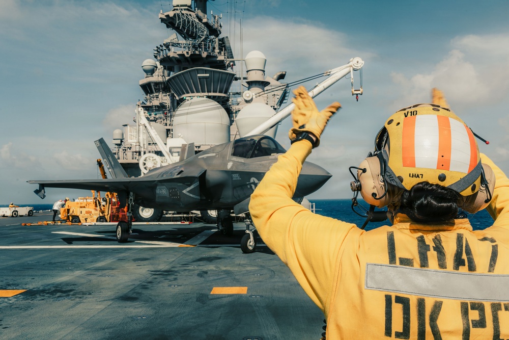 31st MEU | F-35B Fight Operations aboard USS Tripoli