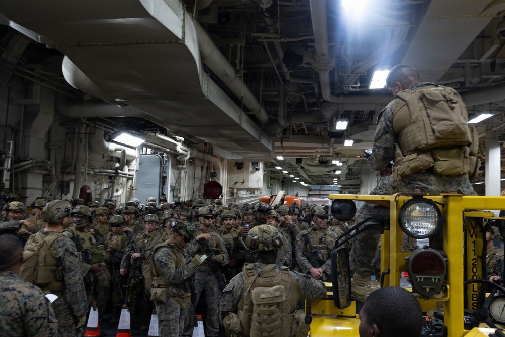31st MEU | Lima company conducts call away drills