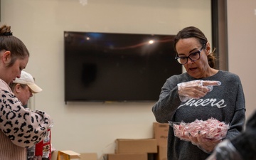 Annual Cup of Cheer brings Airmen holiday spirit across the Peninsula