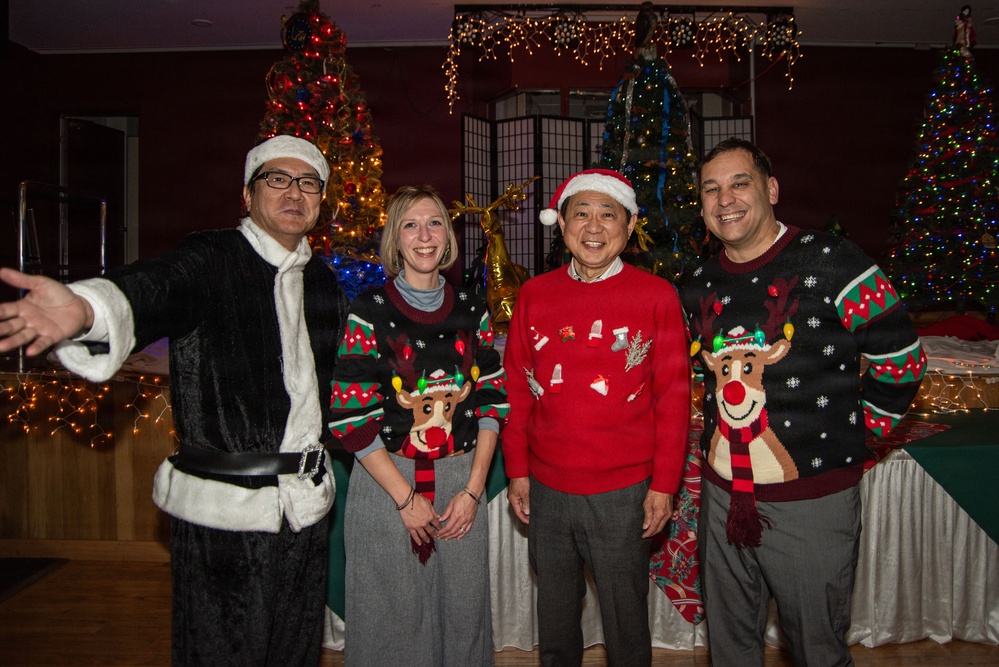 NAF Atsugi’s Holiday Reception