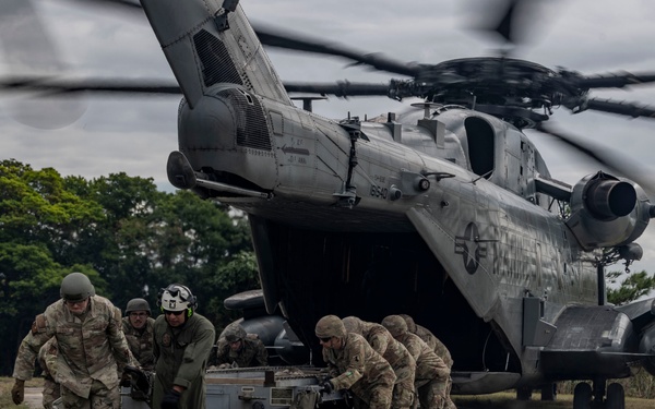 31st MEU | Marine Medium Tiltrotor Squadron (VMM) 265 (Rein.) ordnance load rehearsal