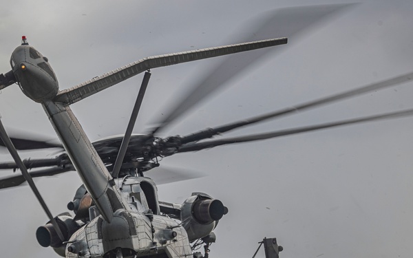 31st MEU | Marine Medium Tiltrotor Squadron (VMM) 265 (Rein.) ordnance load rehearsal