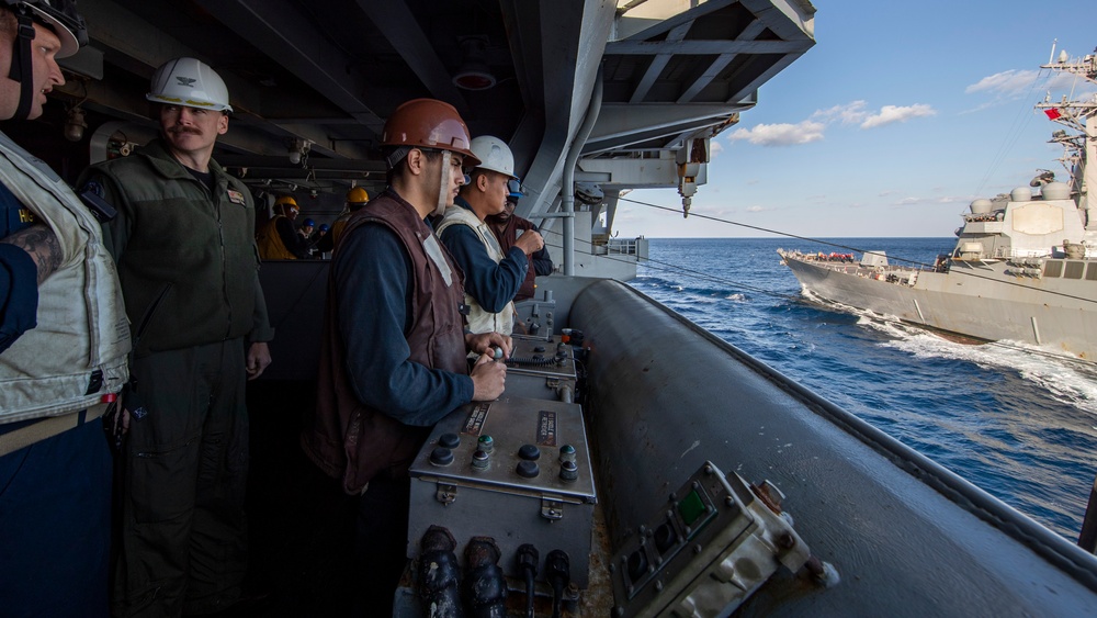George Washington Conducts Fueling-at-Sea with Dewey