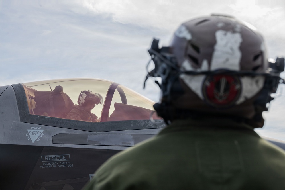 VMFA-225 conducts F-35B hot load in Puerto Rico