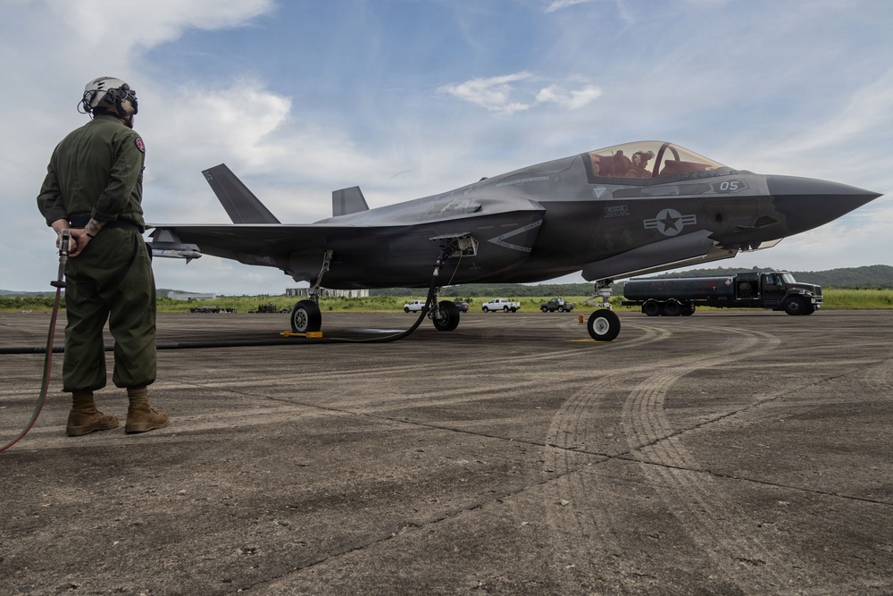 VMFA-225 conducts F-35B hot load in Puerto Rico