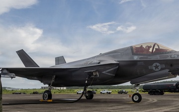 VMFA-225 conducts F-35B hot load in Puerto Rico