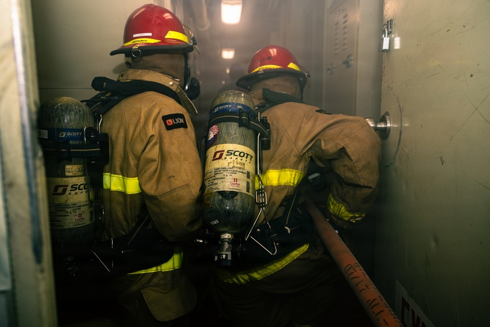 USS Gunston Hall (LSD 44) 8010