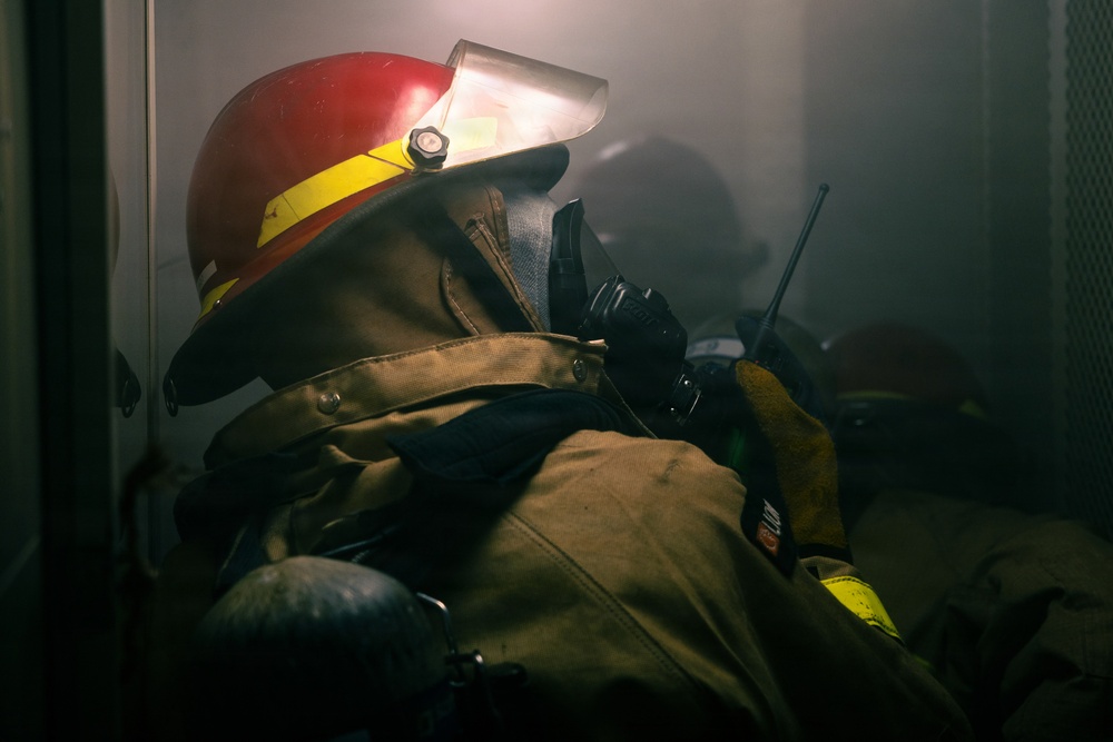 USS Gunston Hall (LSD 44) 8010