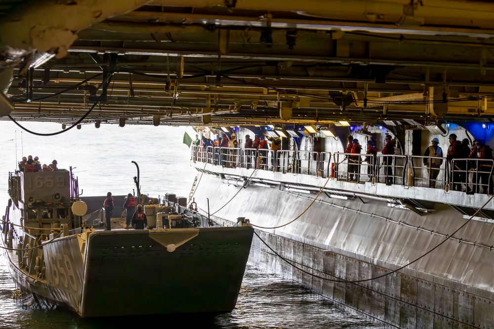 Kearsarge Conducts Well Deck Operations