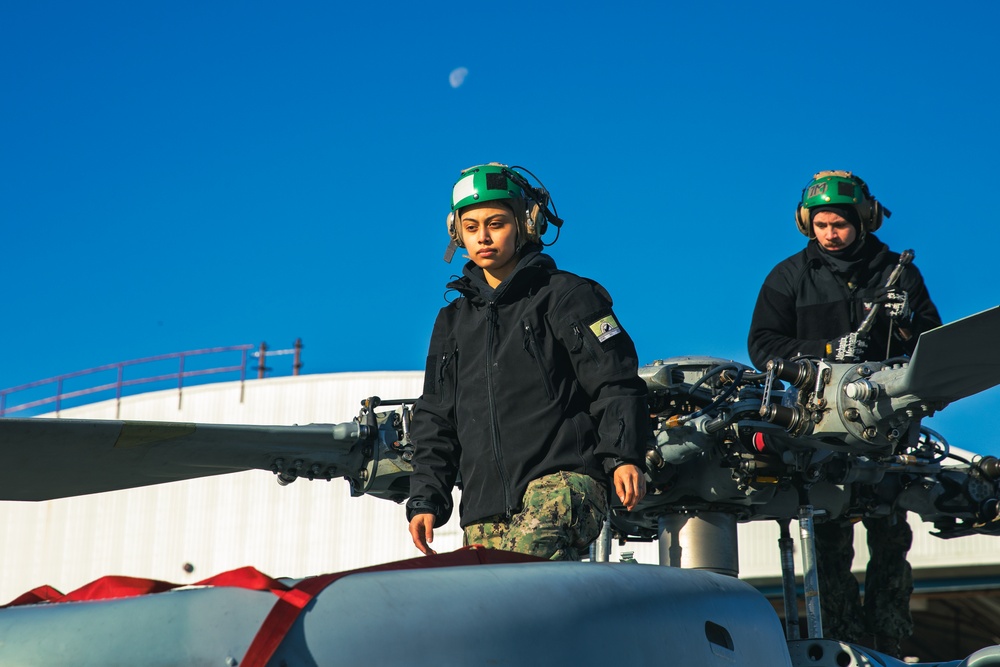 VX-1 Sailors conduct routine maintenance