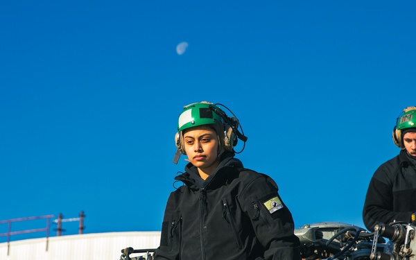 VX-1 Sailors conduct routine maintenance