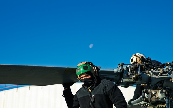 VX-1 Sailors conduct routine maintenance