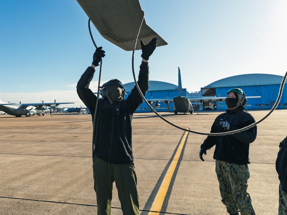 VX-1 Sailors conduct routine maintenance