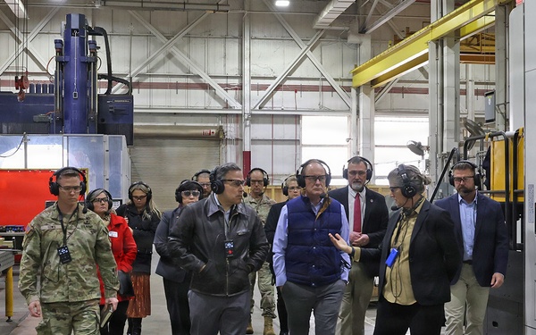 LEAD hosts McCormick and Joyce for a tour at the depot