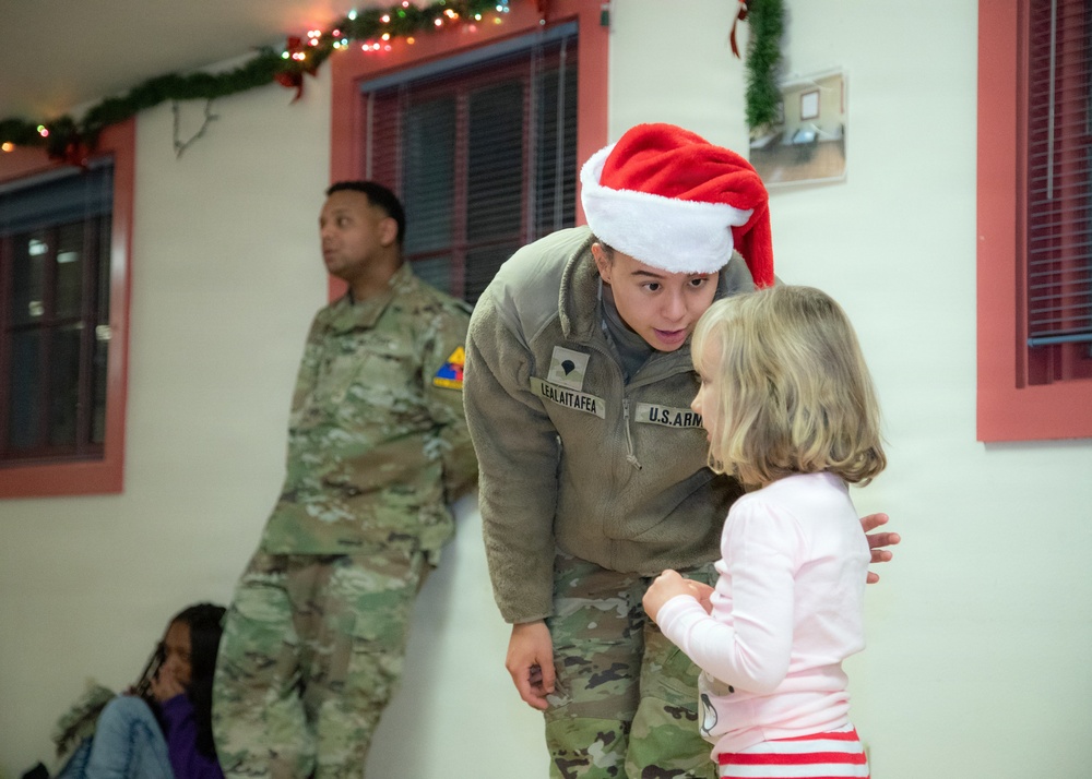 Gratitude, snow and tradition: Fort Bliss kicks off holiday season with tree lighting festival