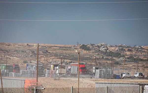 Humanitarian aid at the Kissufim Crossing Point