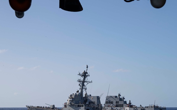 Abraham Lincoln conducts a fueling-at-sea with Michael Murphy